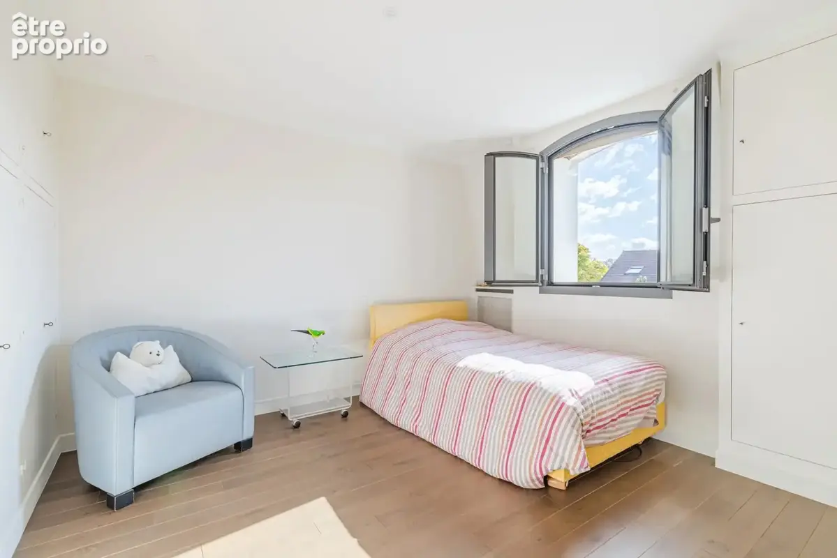 Maison de caractère en pierre de taille avec jardin - 7 pièces - photo 23