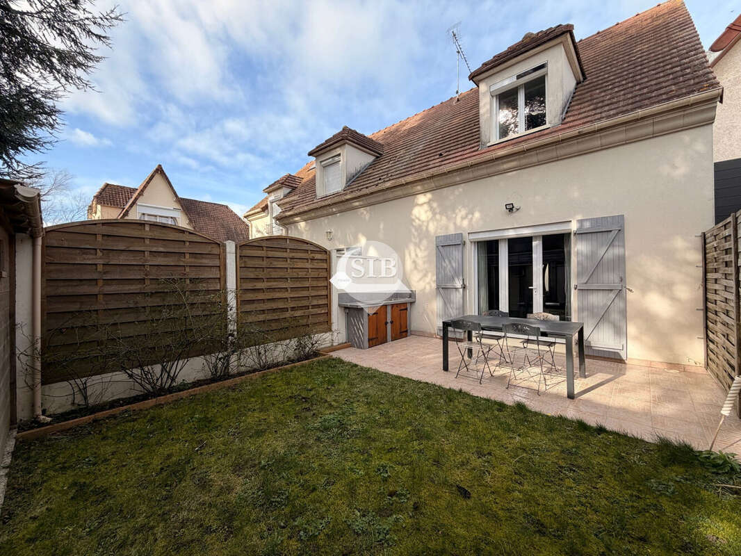 Maison à CHEPTAINVILLE