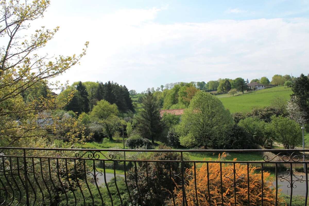 Spacieuse pavillon avec sous-sol et vues - photo 16