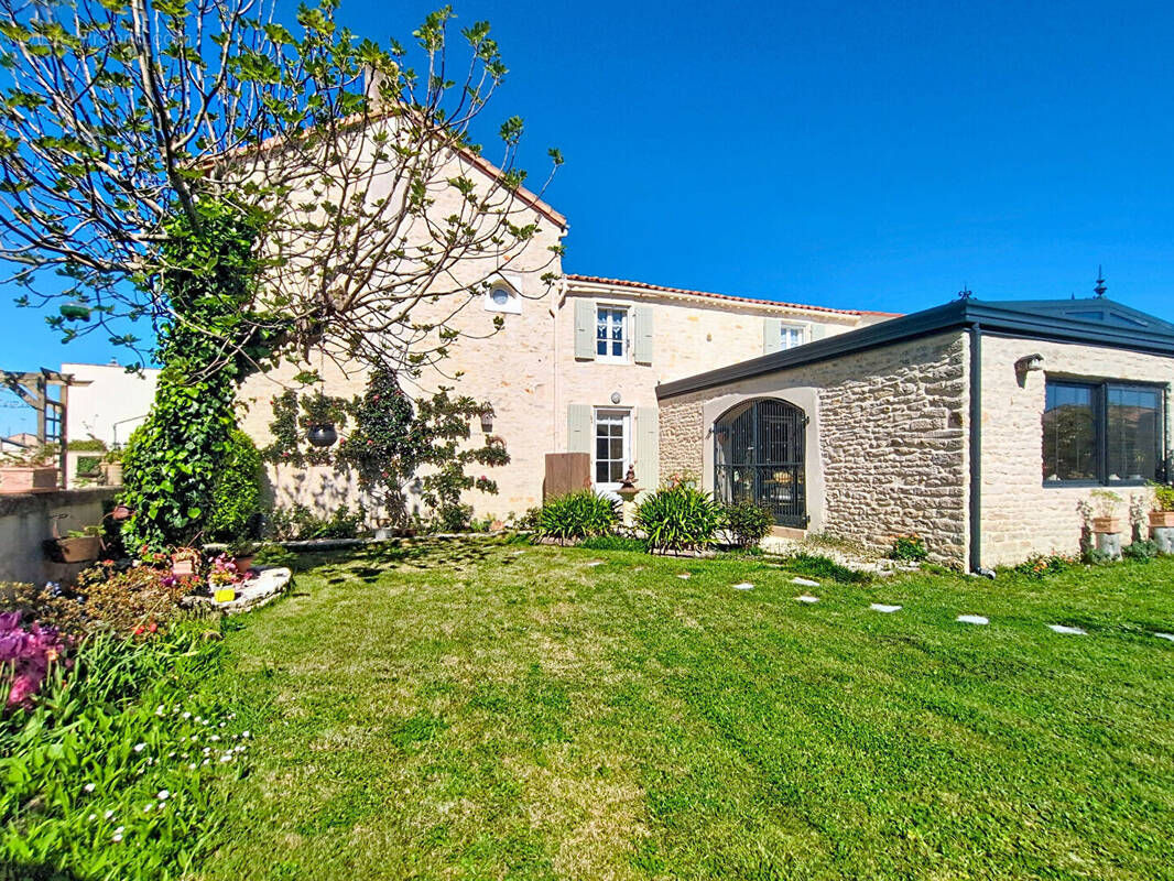 Maison à COURCON