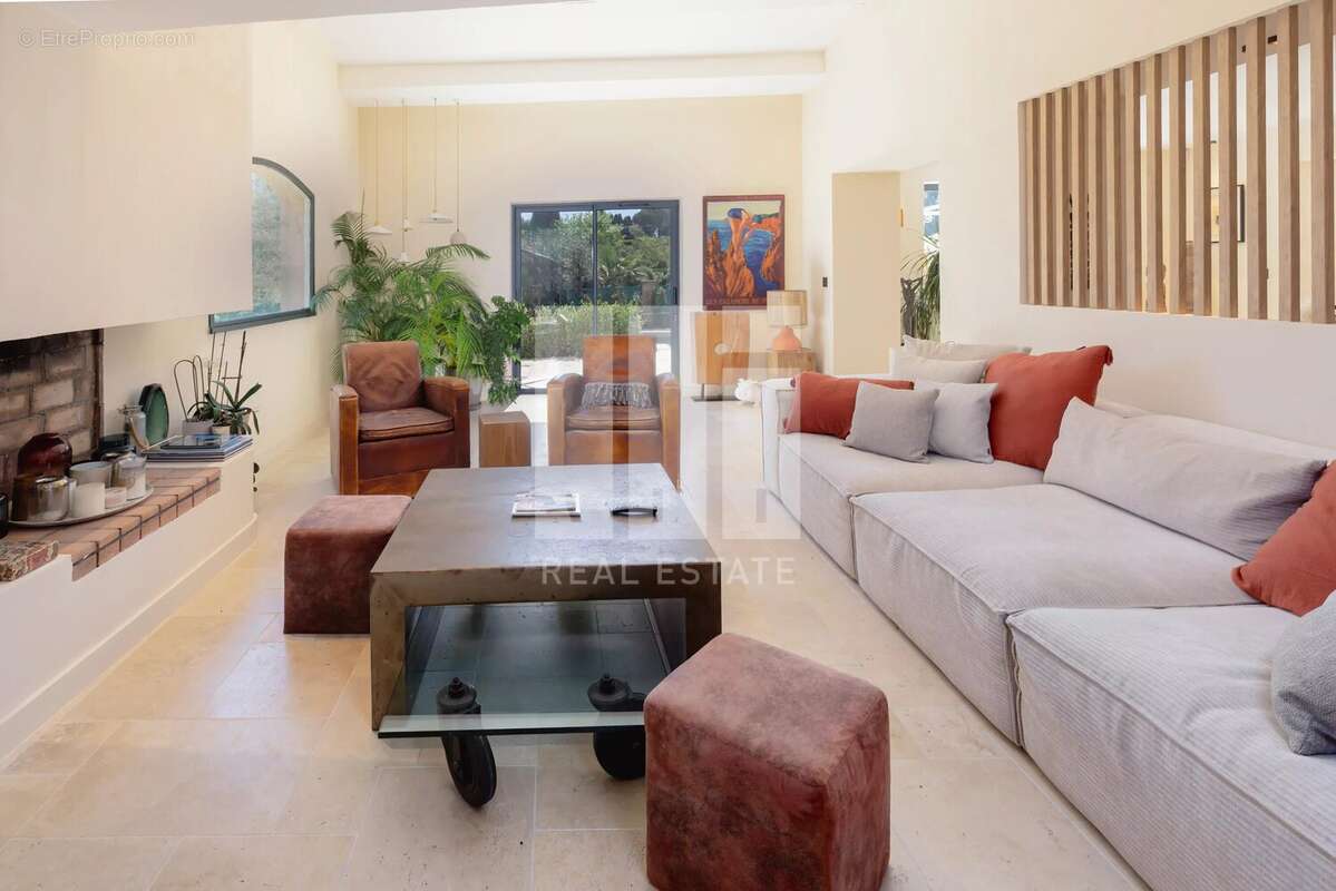 Maison à MOUGINS