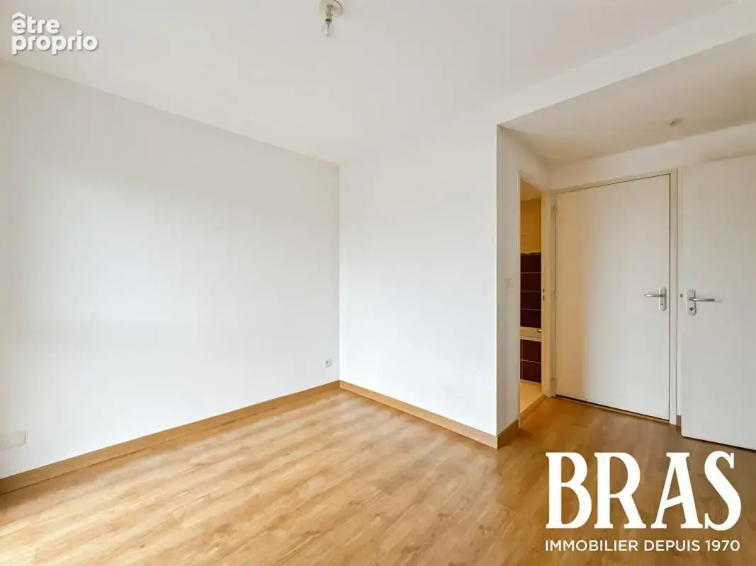 Appartement 4 chambres - balcon - double garage - photo 13