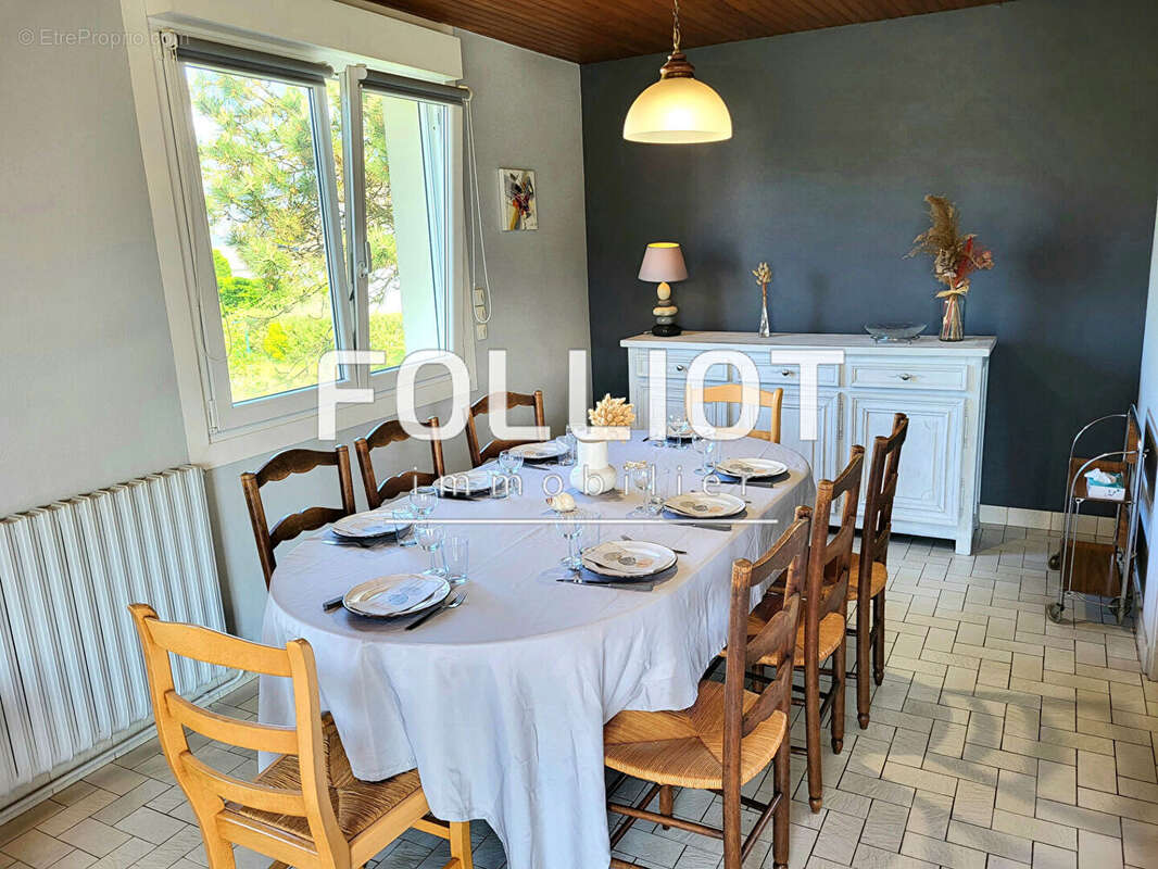 Maison à SAINT-GERMAIN-SUR-AY