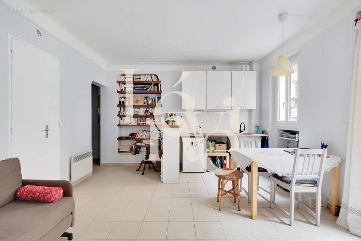 Appartement à PARIS-14E