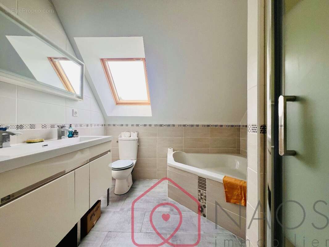 Maison à MINIAC-MORVAN