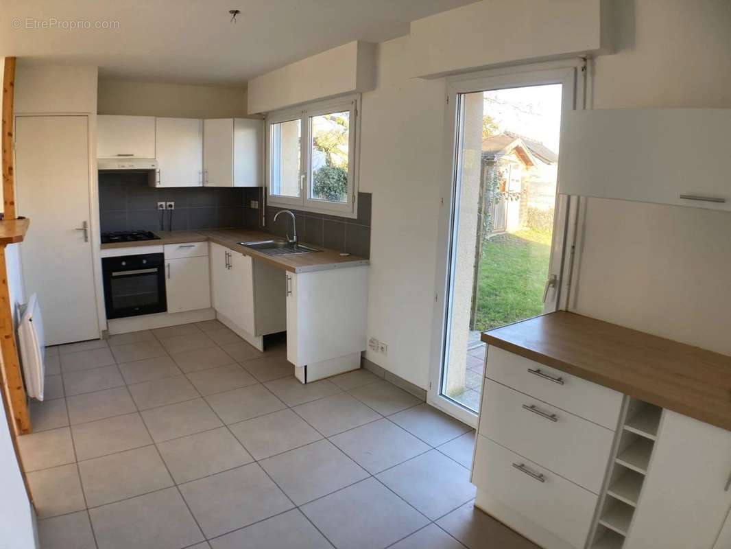 Maison à AVAILLES-SUR-SEICHE