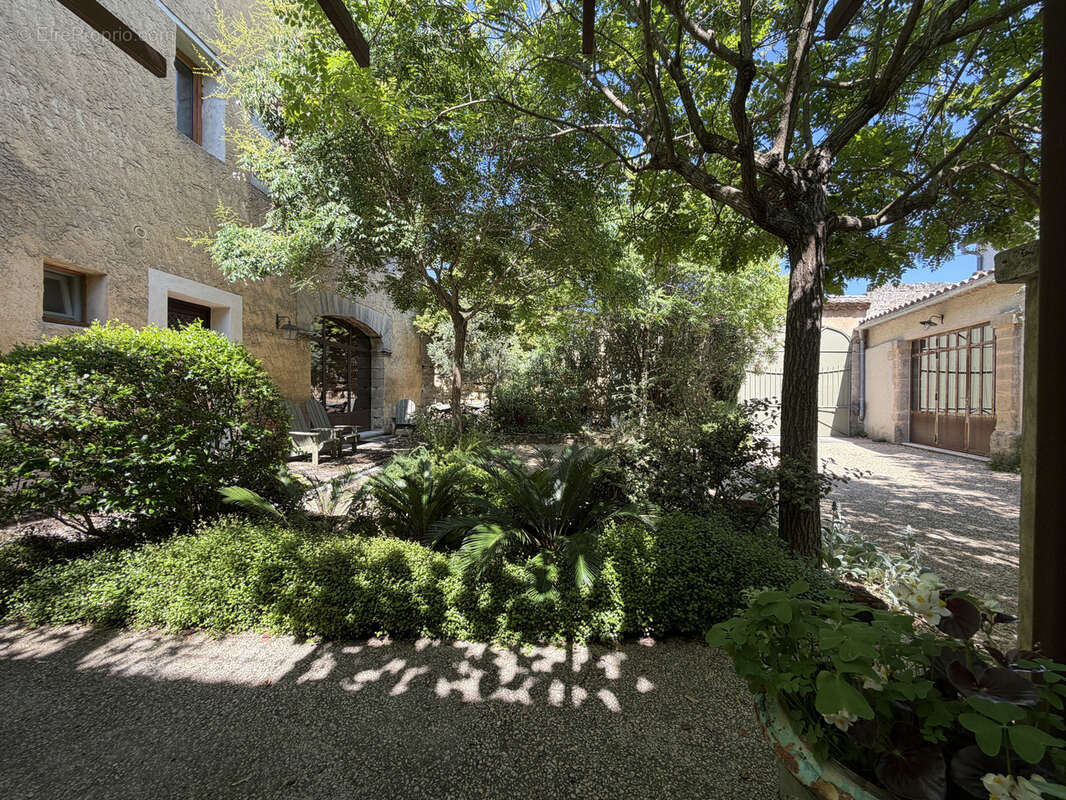 Maison à SAINT-QUENTIN-LA-POTERIE