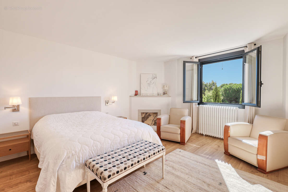 Maison à BORMES-LES-MIMOSAS