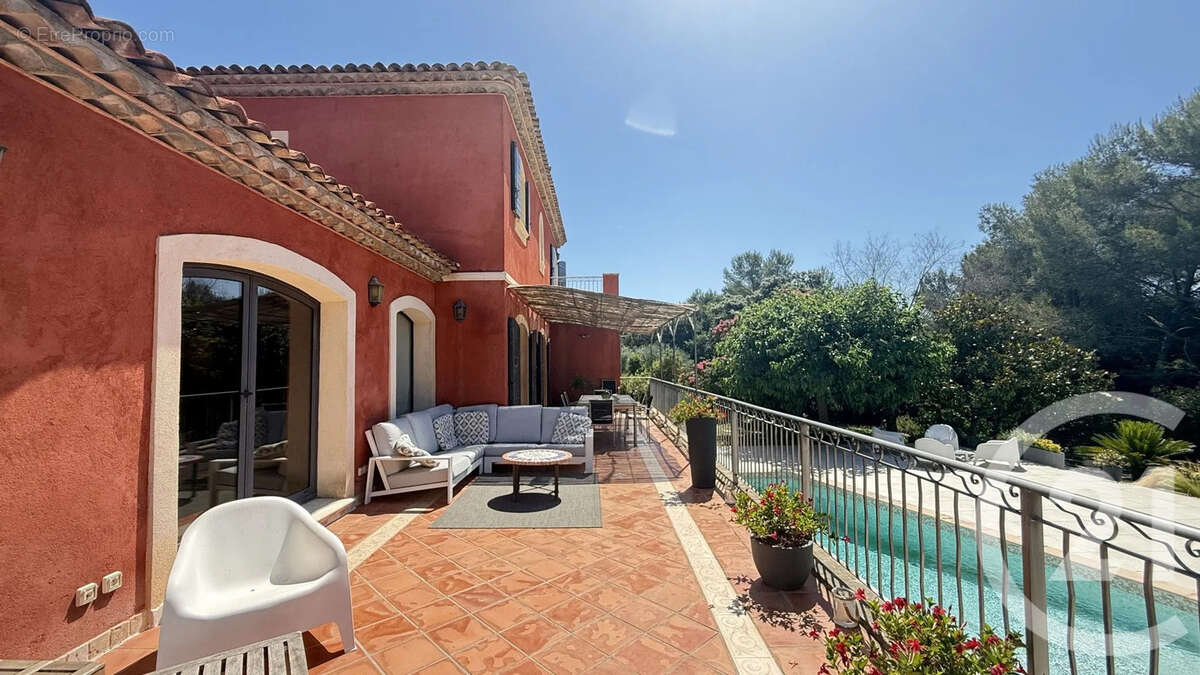 Maison 204 m² à Biot  - photo 5