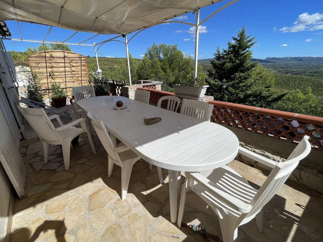 Maison à LE CASTELLET