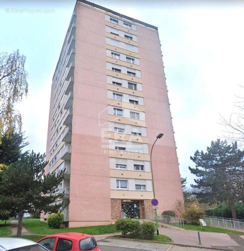 Appartement à SAINT-ETIENNE-DU-ROUVRAY