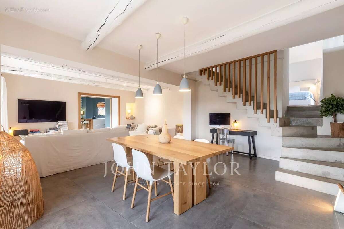 Maison à CABRIERES-D&#039;AVIGNON