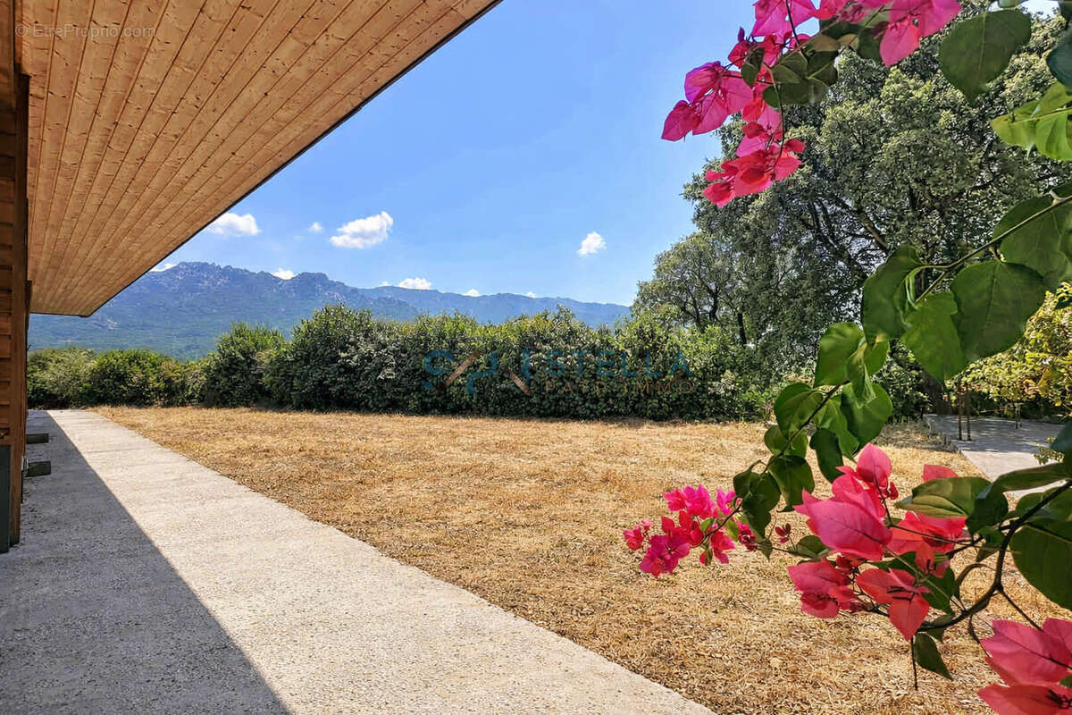 Maison 5 pièces avec panorama exceptionnel et calme absolu - photo 2