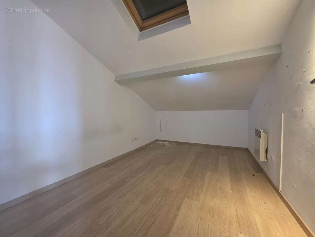 Maison à MONTELIMAR