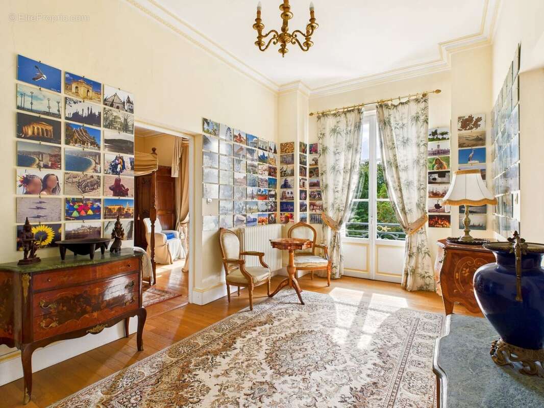 Maison à TOURNON-SAINT-PIERRE