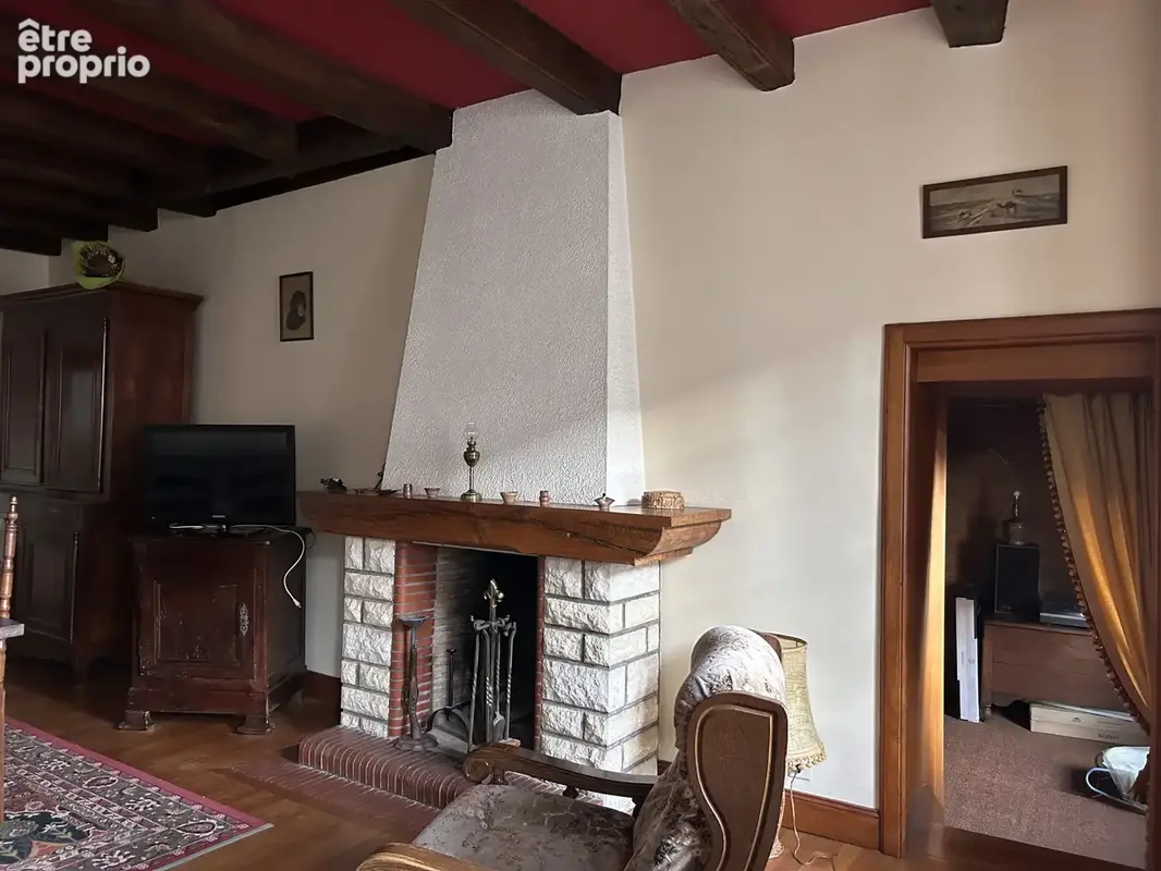 A VENDRE - Maison T5 avec garage, jardin et dépendance à Saint-Gaultier - photo 3