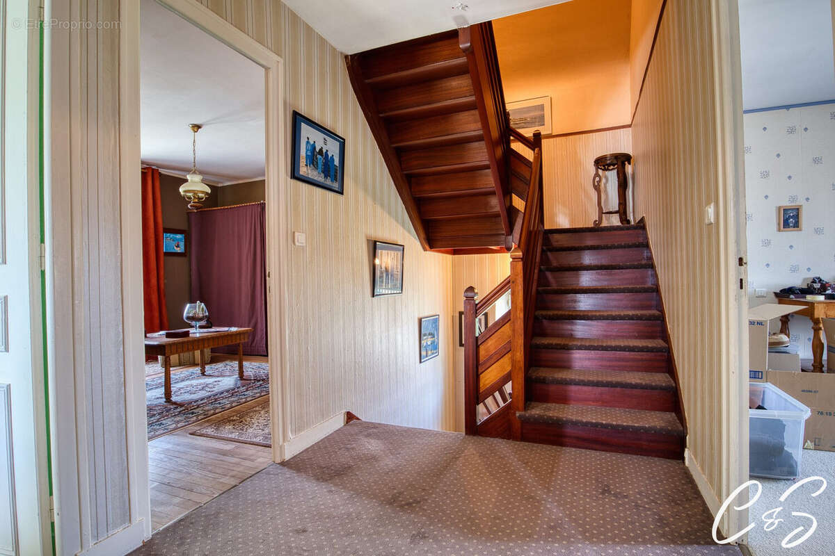 Maison à AUDIERNE