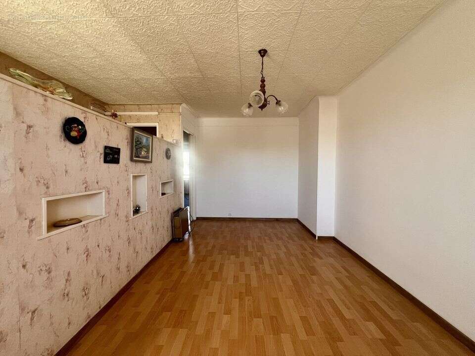 Appartement à MARSEILLE-4E
