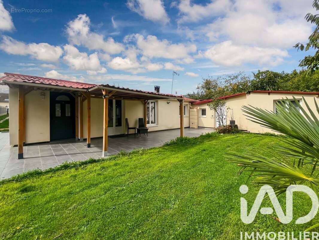 Photo 1 - Maison à SERVON