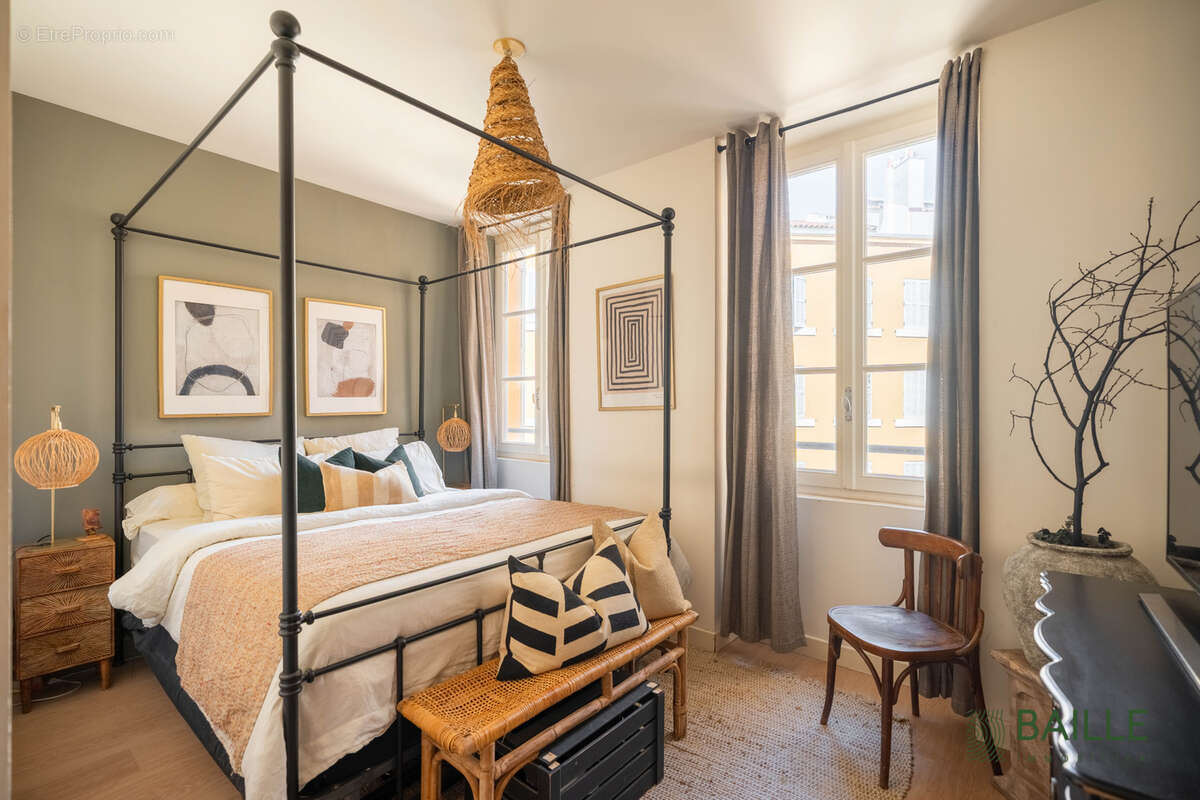 Appartement à MARSEILLE-2E