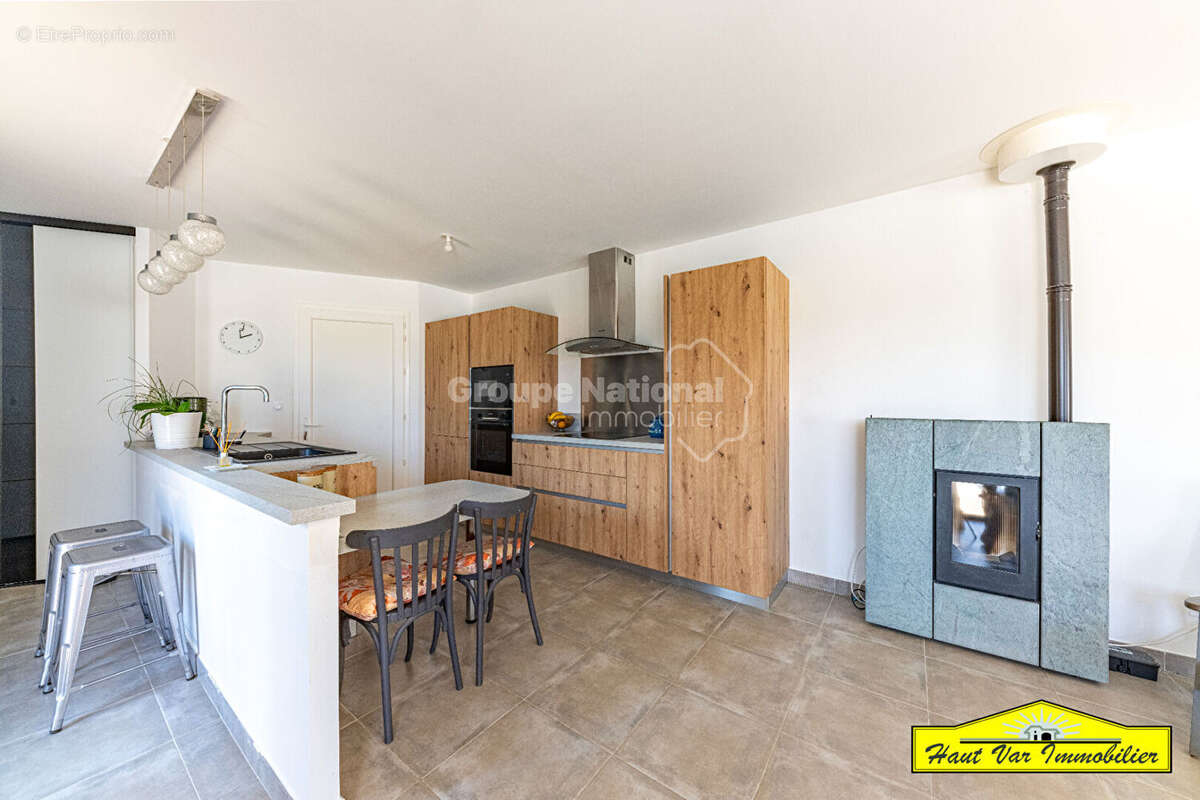 Maison à GREOUX-LES-BAINS