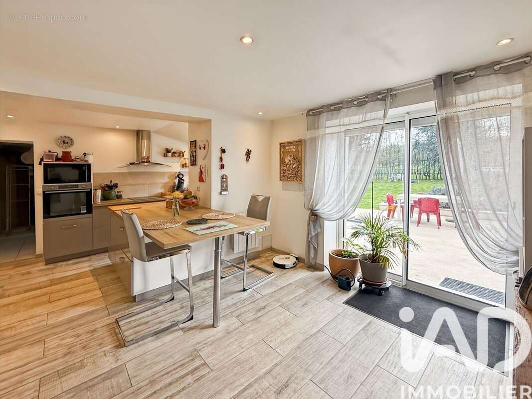 Photo 4 - Maison à SAINT-SEROTIN