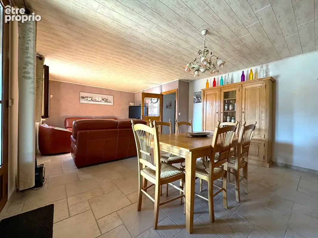 Maison St Julien Les Rosiers - 7 pièces - 105 m² + Gîte 36 m²  + Piscine - photo 5
