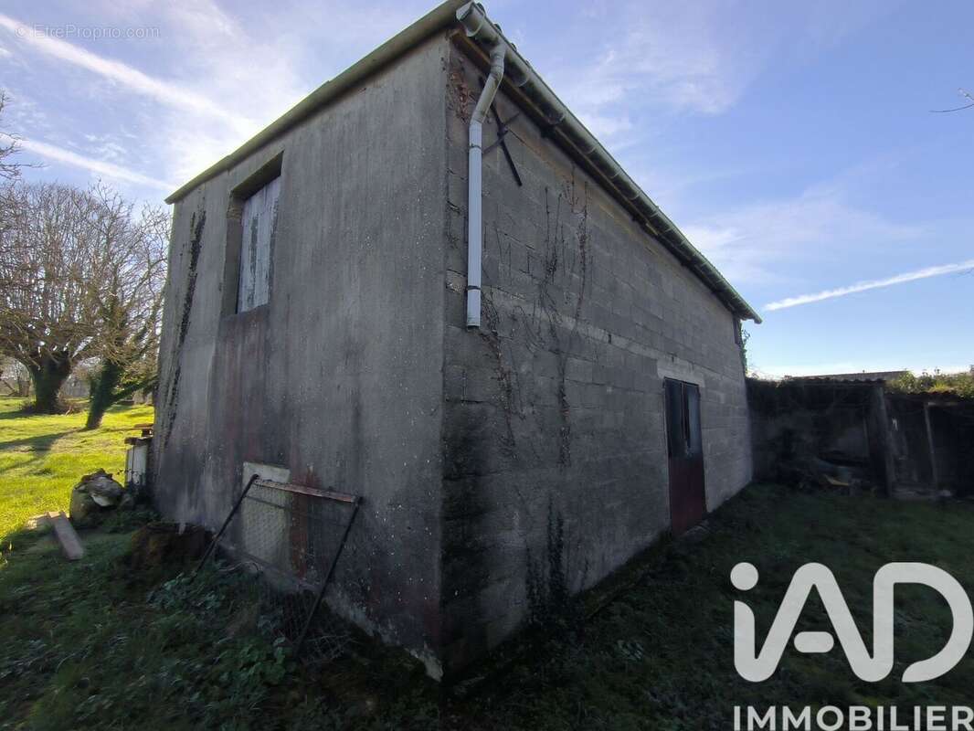 Terrain 1220 m² à Montamise  - photo 4