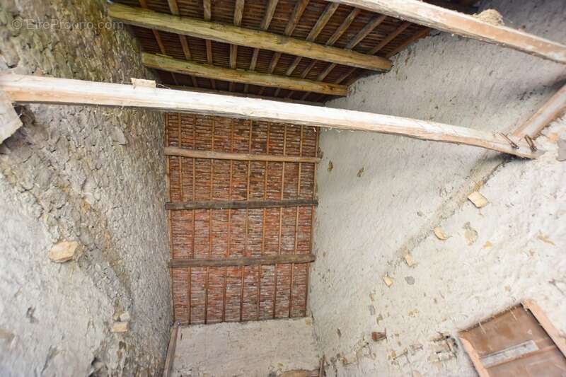 Maison à SAINT-SERNIN-DU-PLAIN