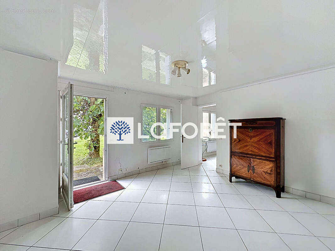 Appartement à SAINT-NOM-LA-BRETECHE