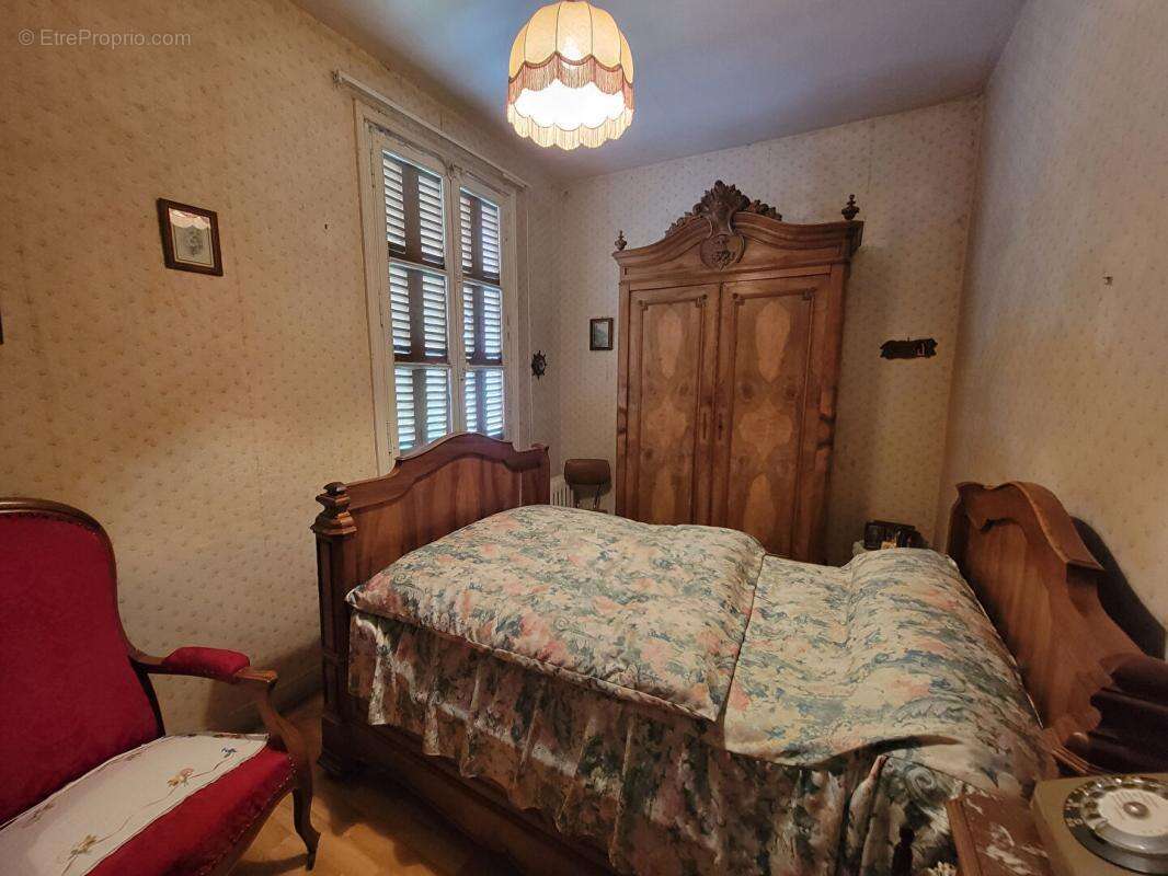 Maison à BETZ-LE-CHATEAU