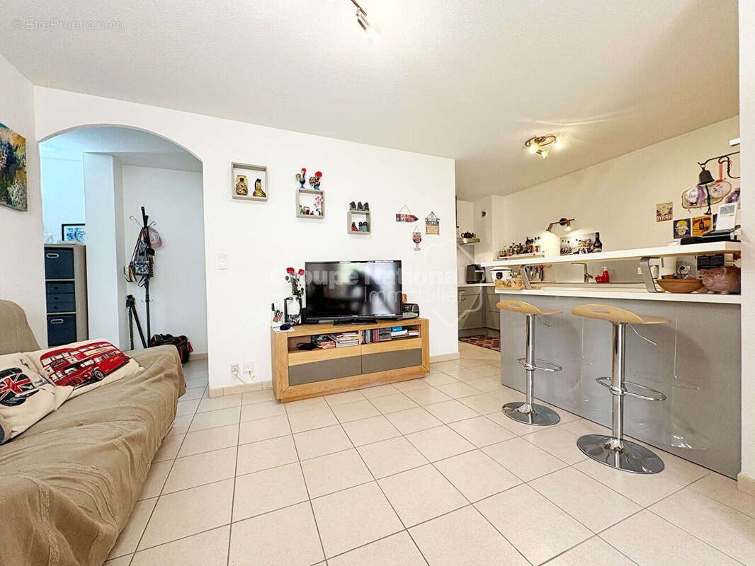 Appartement Eyguieres 2 pièces 59m2 - photo 4