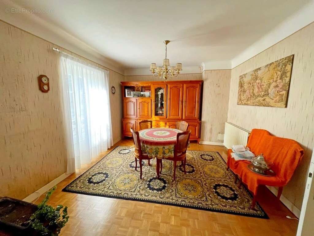 Maison à MONTSAUCHE-LES-SETTONS