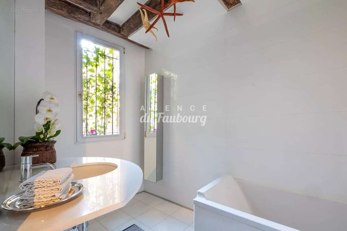 Appartement à PARIS-3E