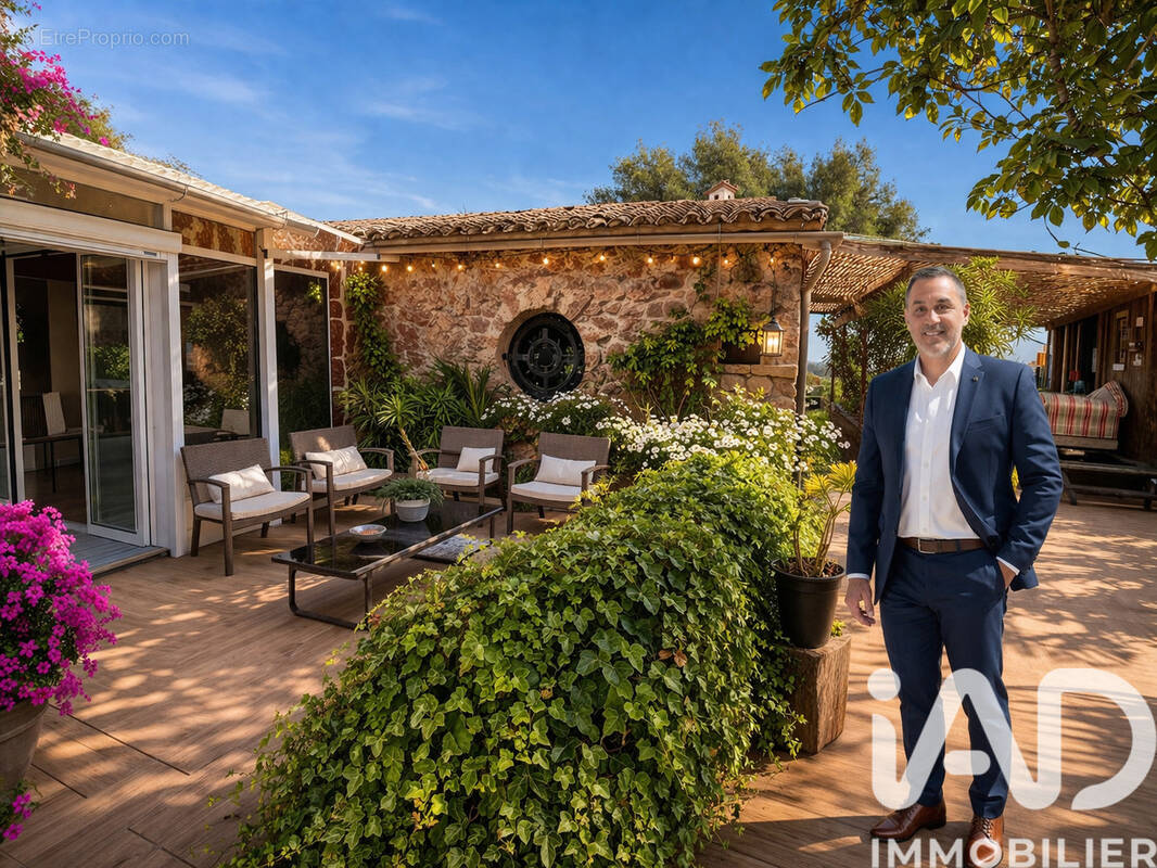 Photo 1 - Maison à FREJUS