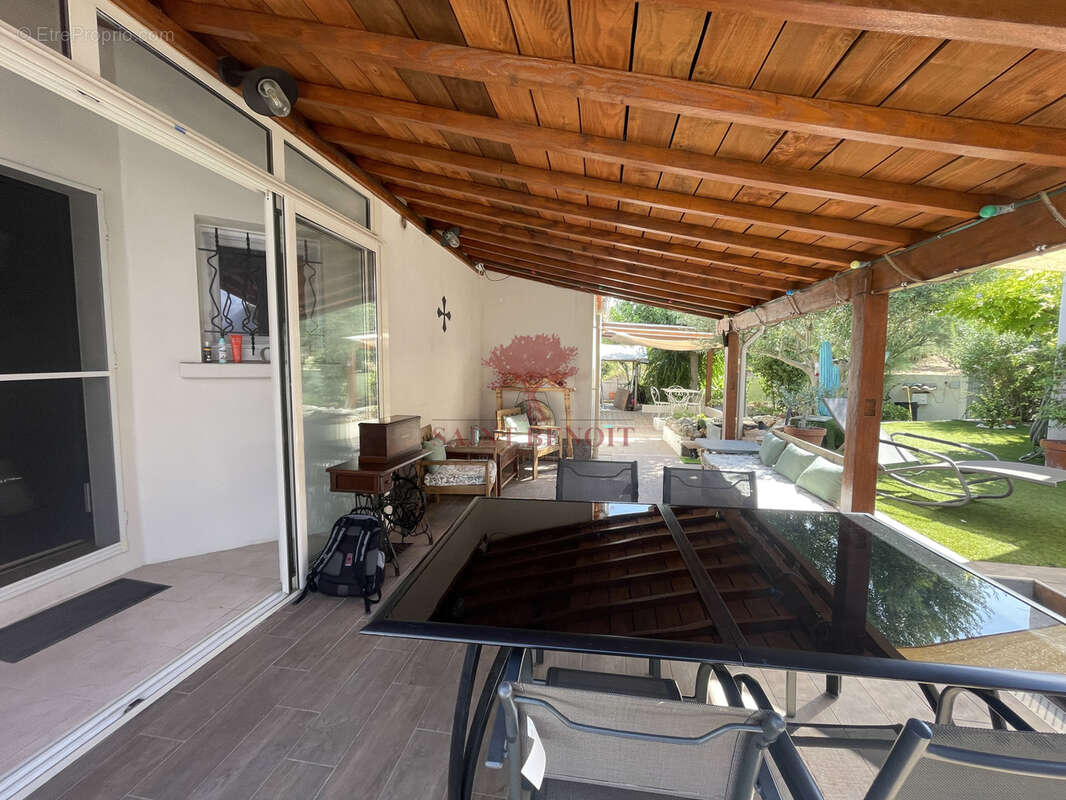 Gigean - villa t4 de plain pied avec piscine + appartement independant - photo 27