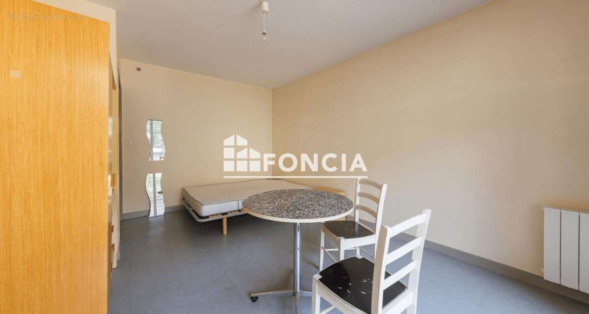 Studio avec parking balcon et cave - photo 4