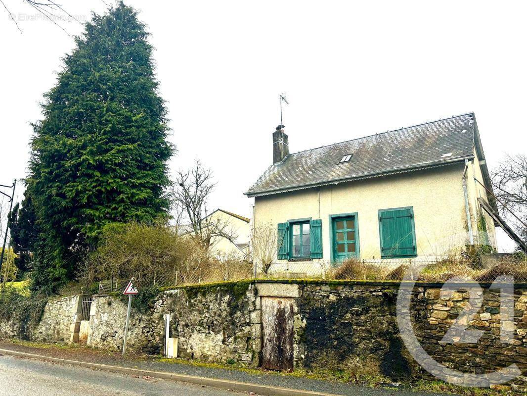 Maison à SAINT-GERMAIN-LES-BELLES