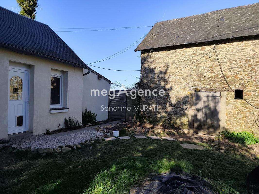 Maison en pierre + Grange St Aubin du désert (53) - photo 10