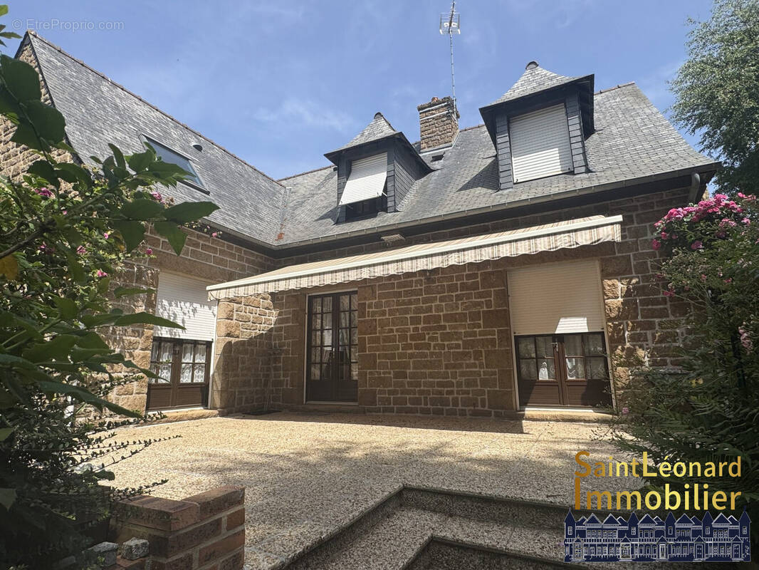 Maison à LA BAZOUGE-DU-DESERT