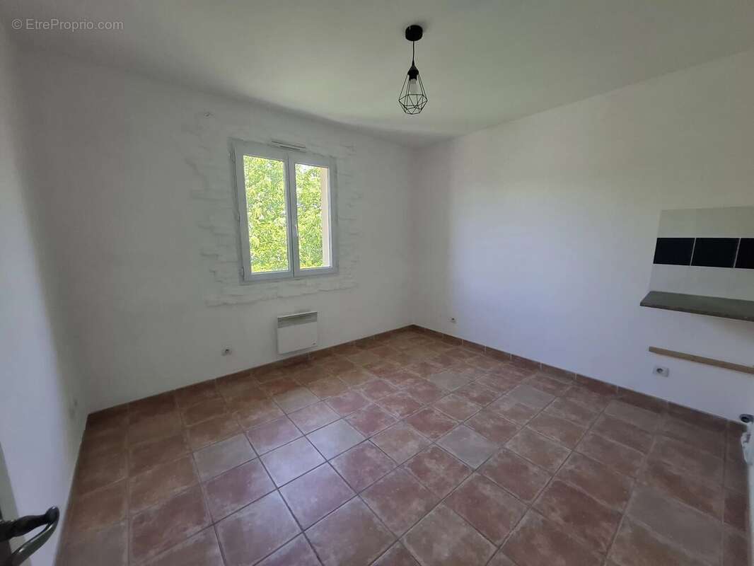 Maison - regusse - photo 10