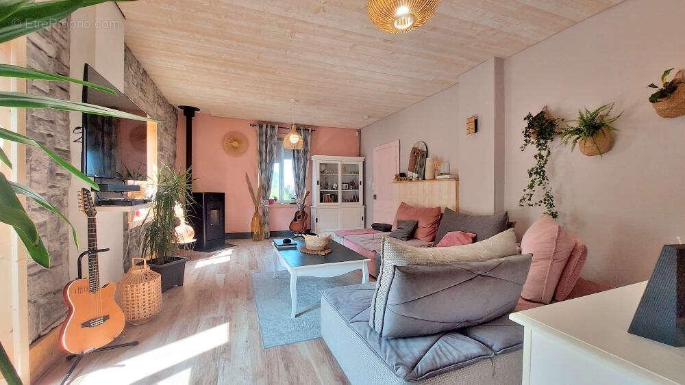 Maison à DAMPRICHARD