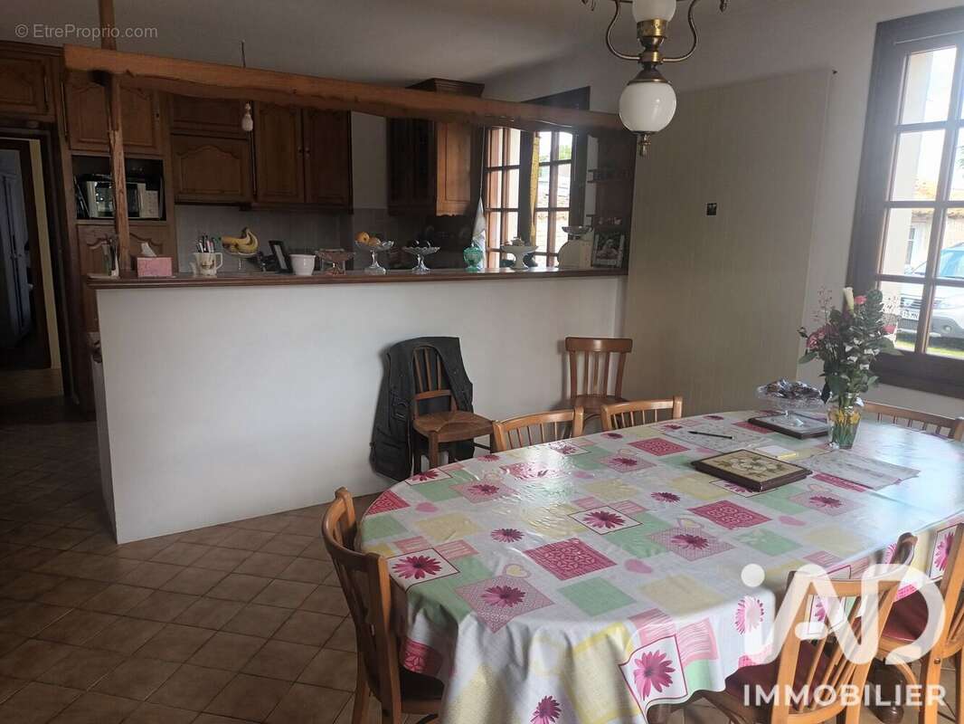 Maison 182 m² à Lusseray  - photo 5
