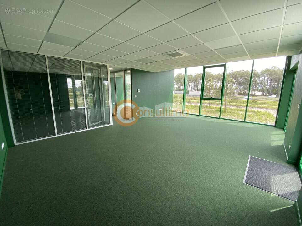 Mixte activites-bureaux à vendre - photo 8