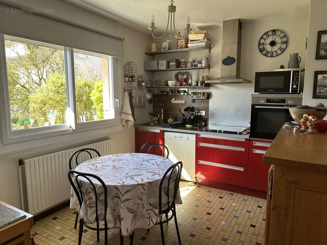 Maison à LEVES