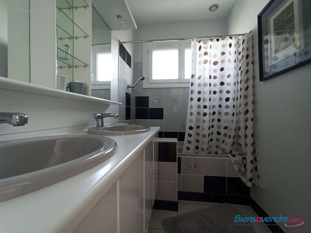 Maison à CHATELLERAULT