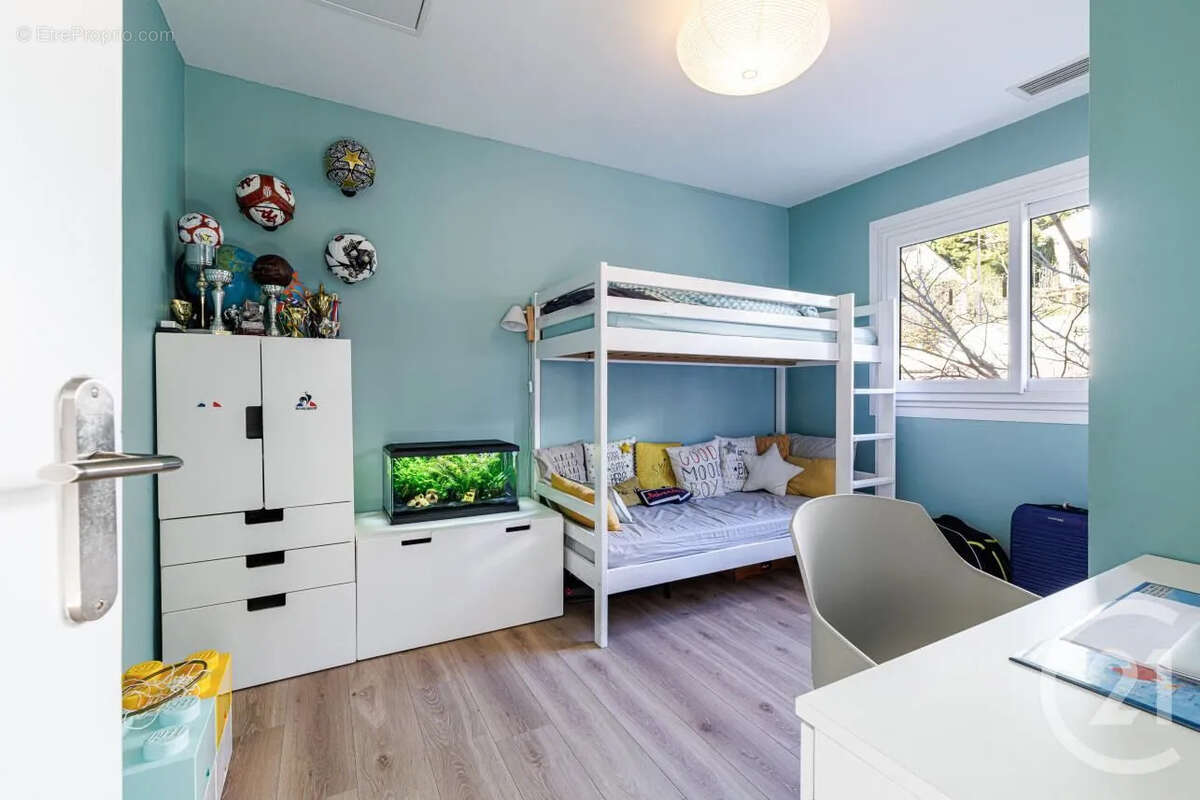 Appartement à EZE