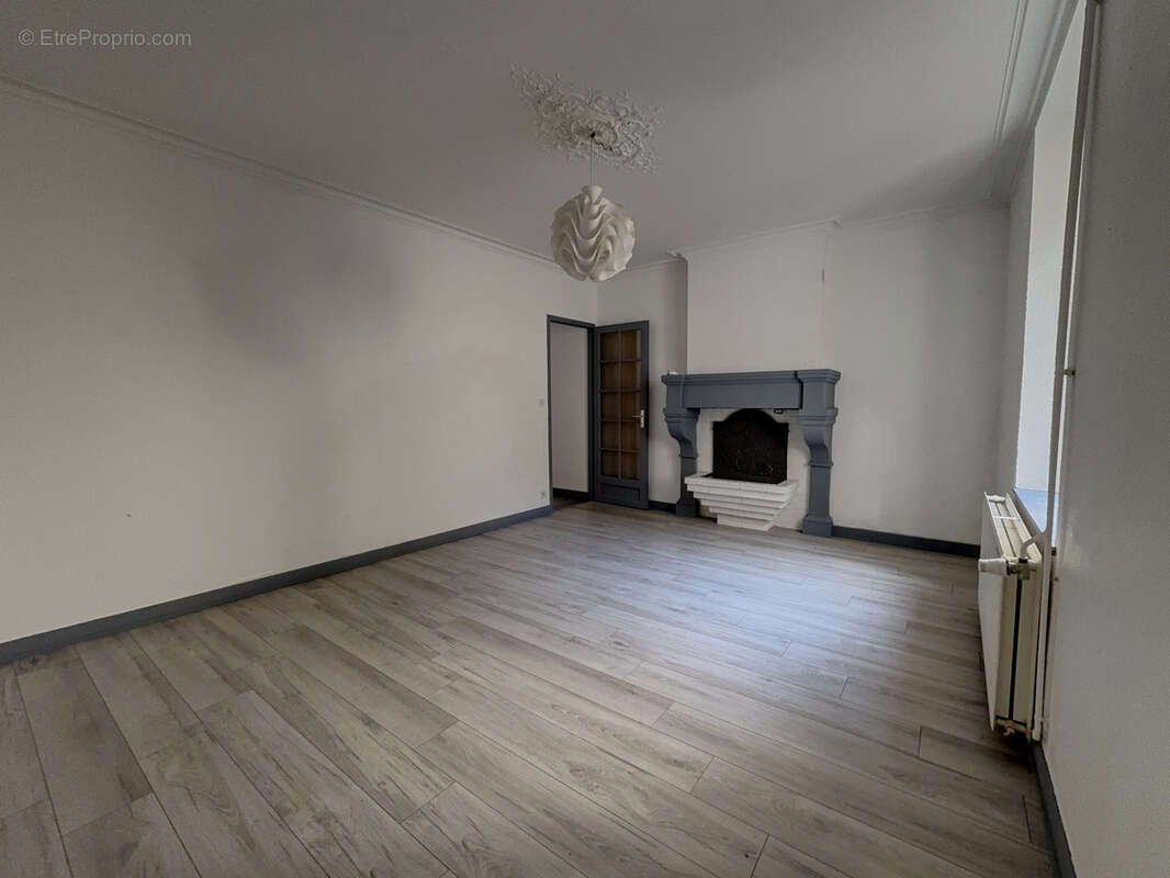 Appartement à CONTREXEVILLE