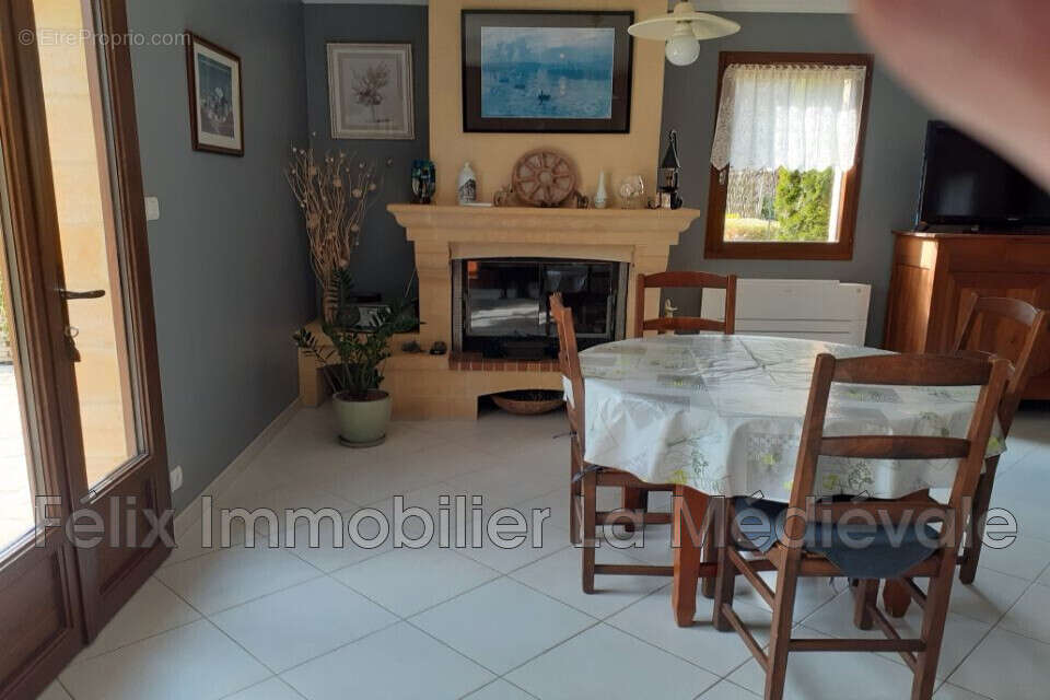 Maison à CARSAC-AILLAC