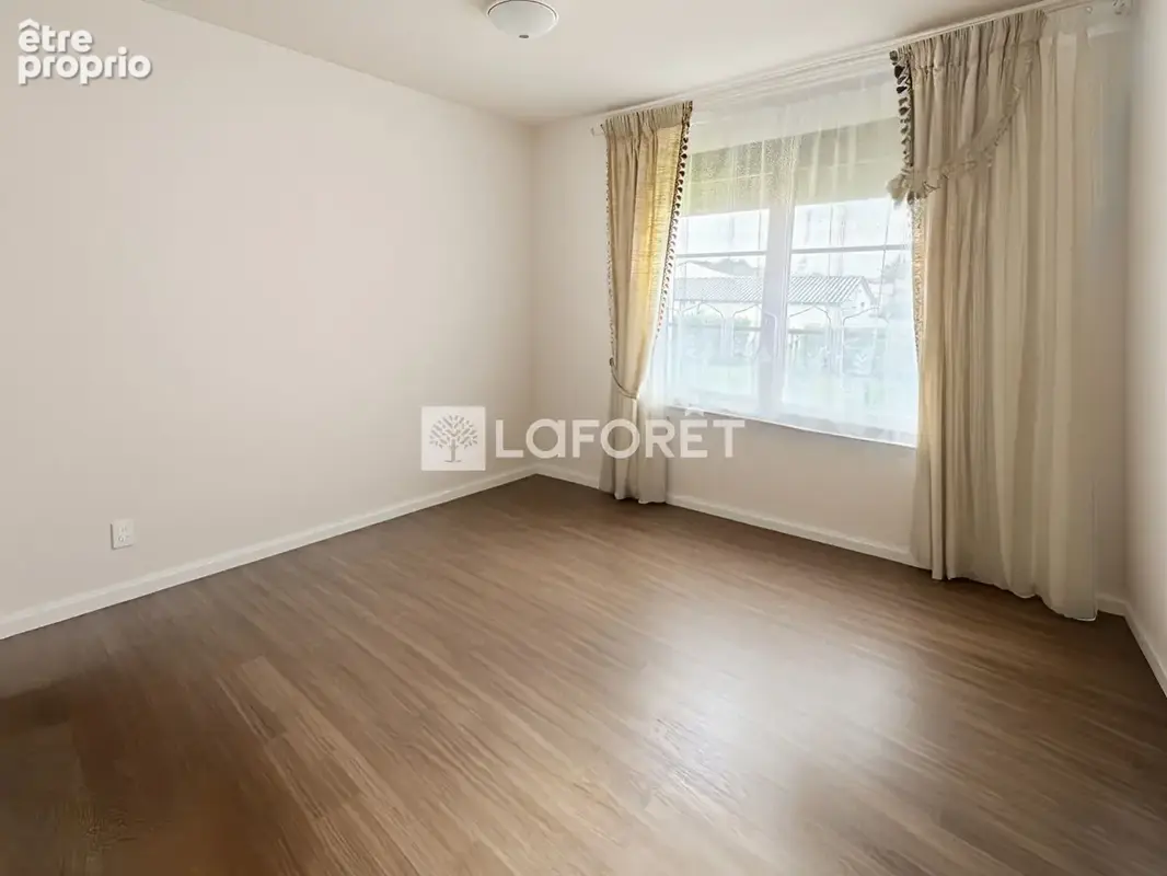 Maison St Denis De Pile 5 pièce(s) 123.5 m². - photo 6